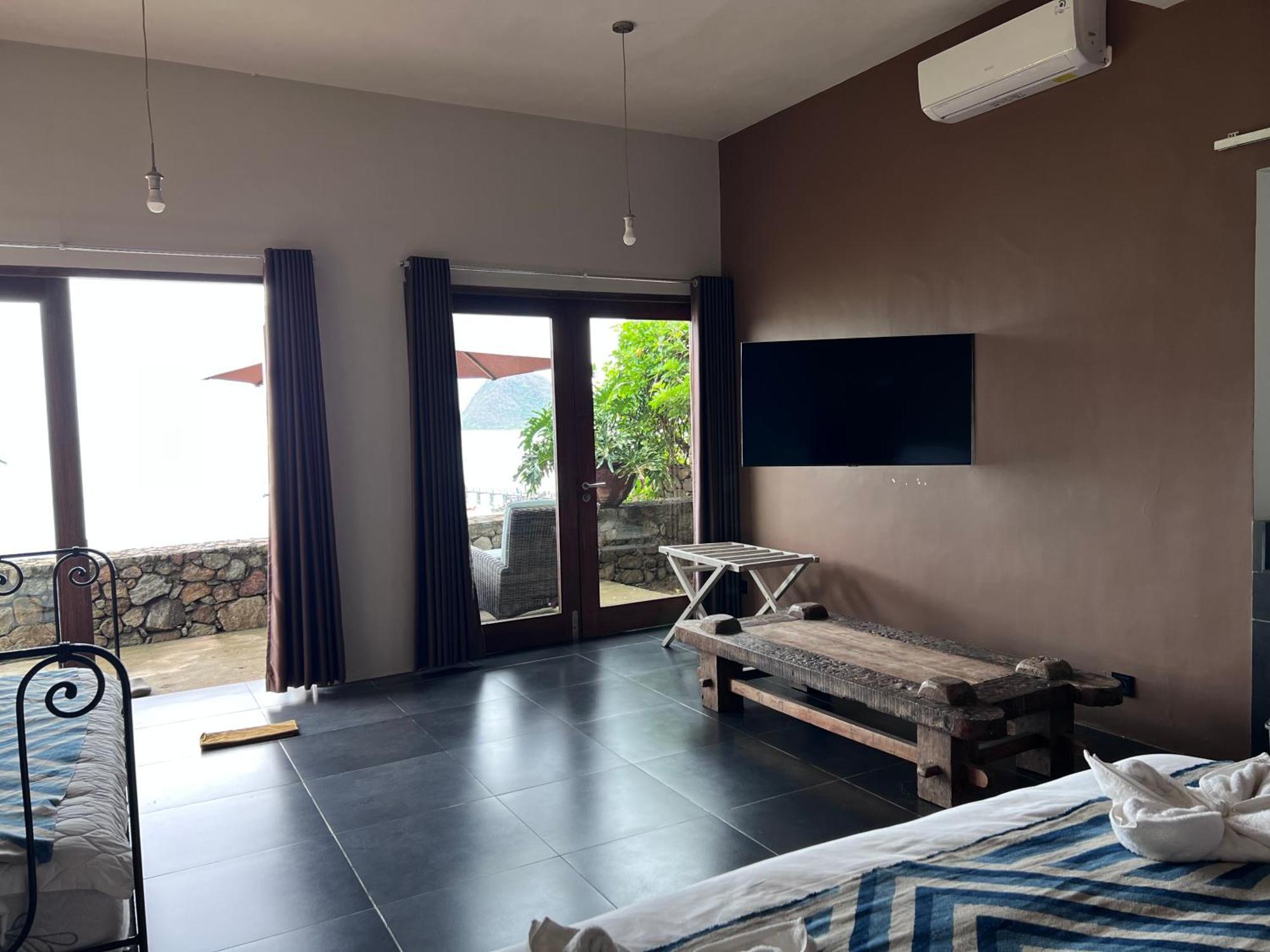 Blue Parrot Hotel ลาบวนบาโจ ภายนอก รูปภาพ